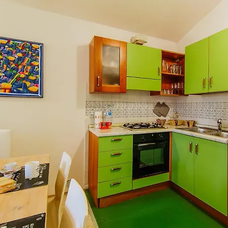 Welc Om Green Apartment